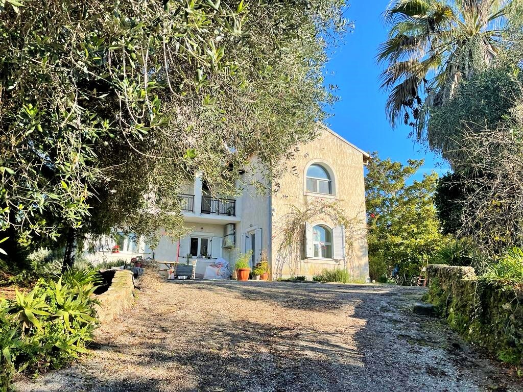 House in Corfu, Greece, 450 m² - picture 1