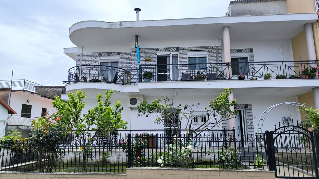 Casa en Olympiaki Akti, Grecia, 250 m² - imagen 1