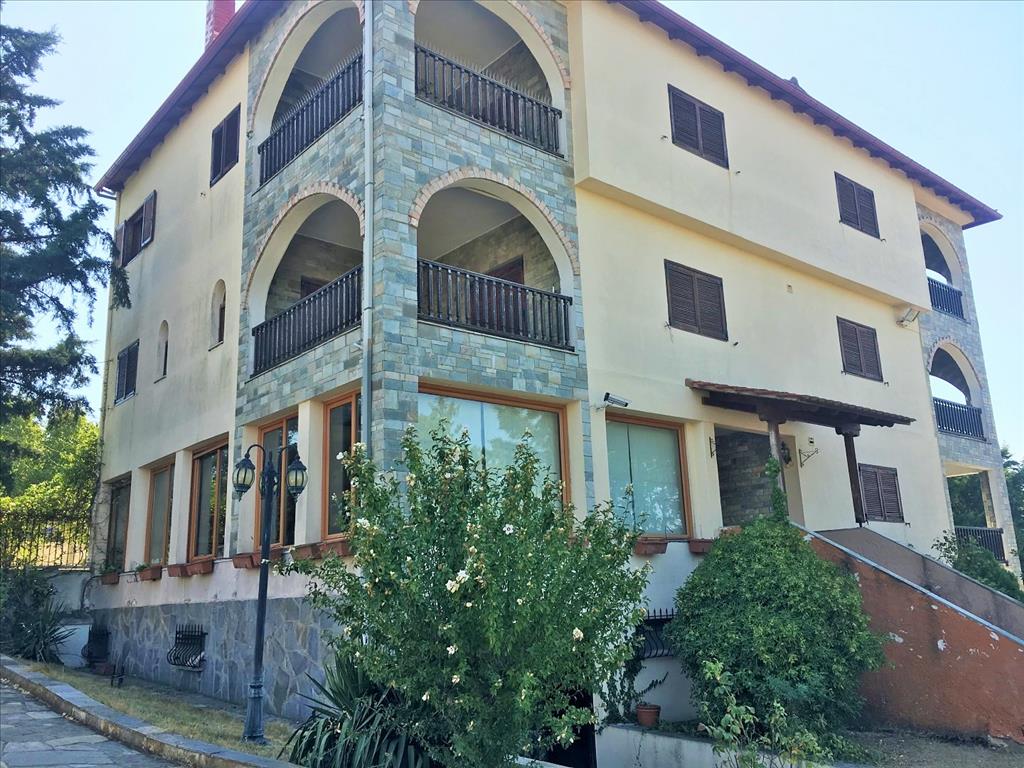 Villa in Thessaloniki, Greece, 728 m² - picture 1