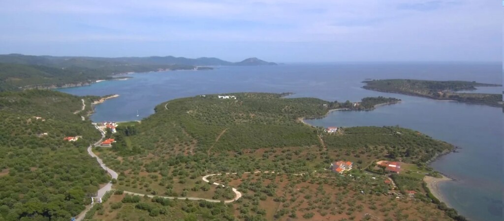Terrain en Sithonie, Grèce, 23 000 m² - image 1