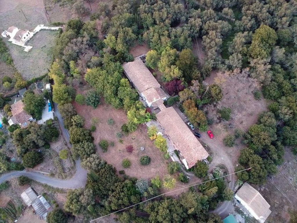 Maison à Corfou, Grèce, 962 m² - image 1
