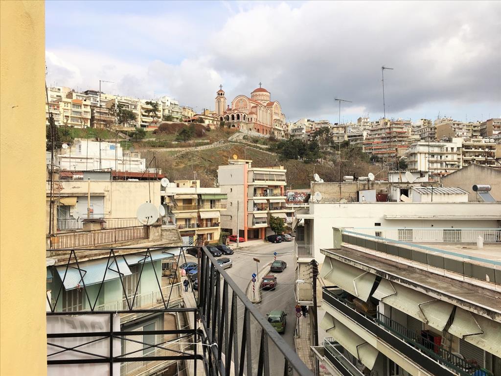 Piso en Salónica, Grecia, 82 m² - imagen 1