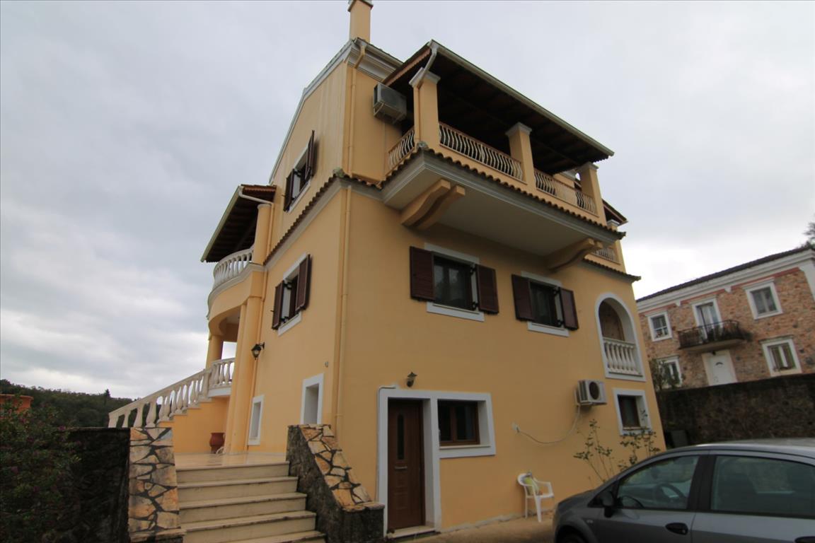 Maison à Corfou, Grèce, 350 m² - image 1