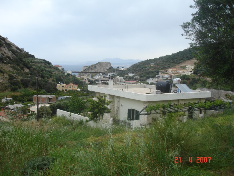 Terrain à Héraklion, Grèce, 2 200 m² - image 1