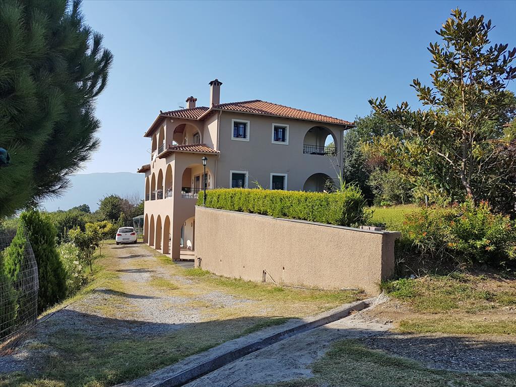 Villa en Olympiaki Akti, Grecia, 335 m² - imagen 1