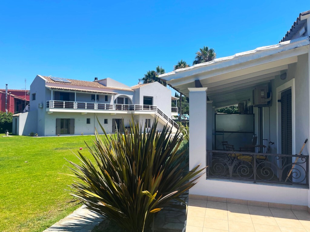 Maison à Corfou, Grèce, 368 m² - image 1