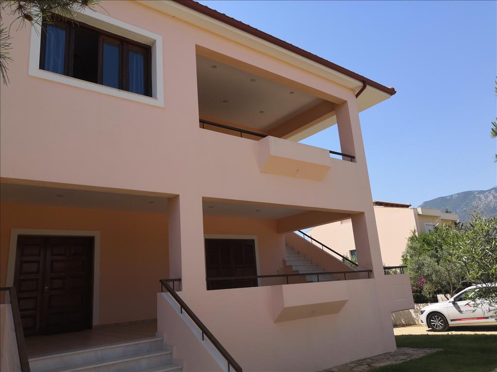 Maison à Loutraki, Grèce, 376 m² - image 2