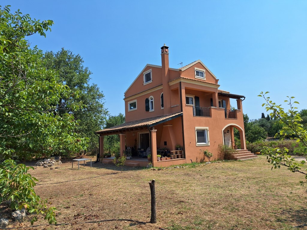 Maison à Corfou, Grèce, 200 m² - image 2
