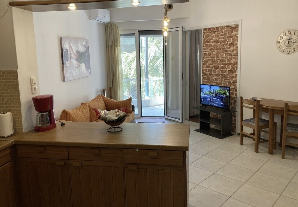 Flat in Athens, Greece, 45 m² - picture 2