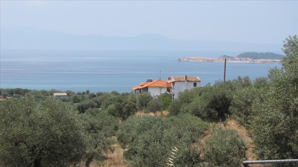 Land in Chalkidiki, Greece, 4 078 m² - picture 2
