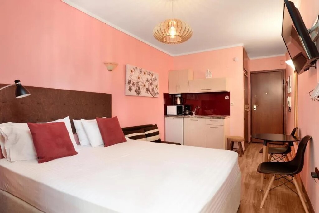 Flat in Thessaloniki, Greece, 27 m² - picture 3