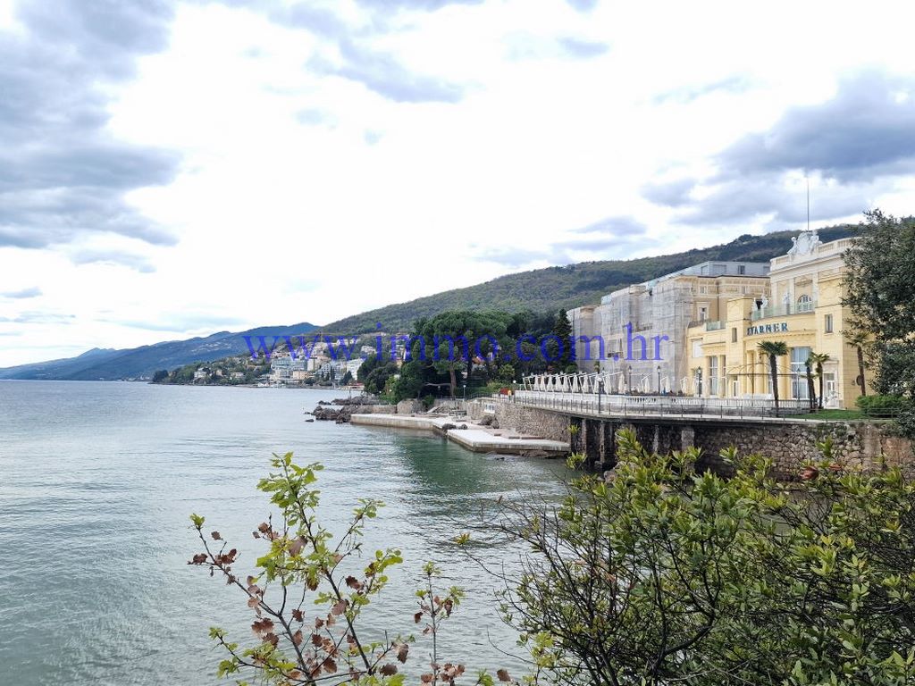 Land in Opatija, Croatia, 990 m² - picture 1