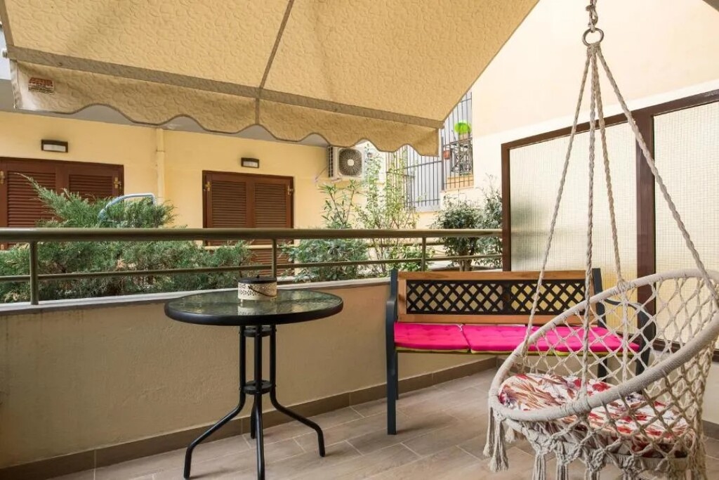 Flat in Thessaloniki, Greece, 27 m² - picture 7