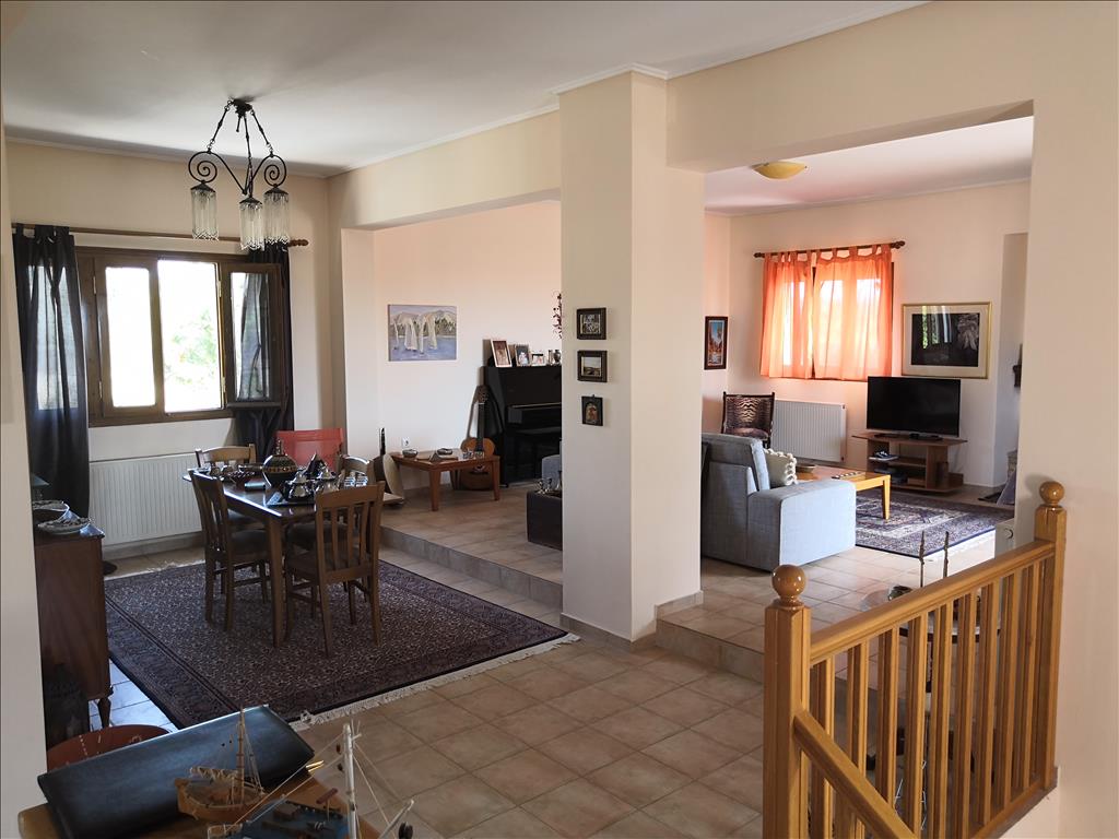 Maison à Loutraki, Grèce, 376 m² - image 8