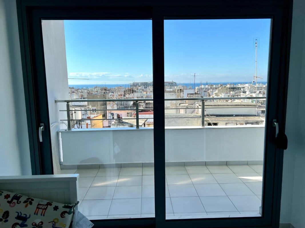 Flat in Thessaloniki, Greece, 45 m² - picture 9