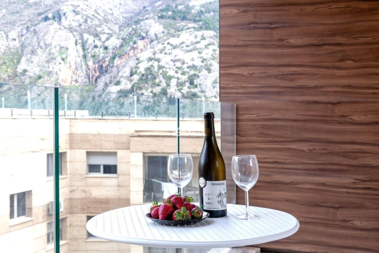 Apartamento en Kotor, Montenegro, 64 m² - imagen 1