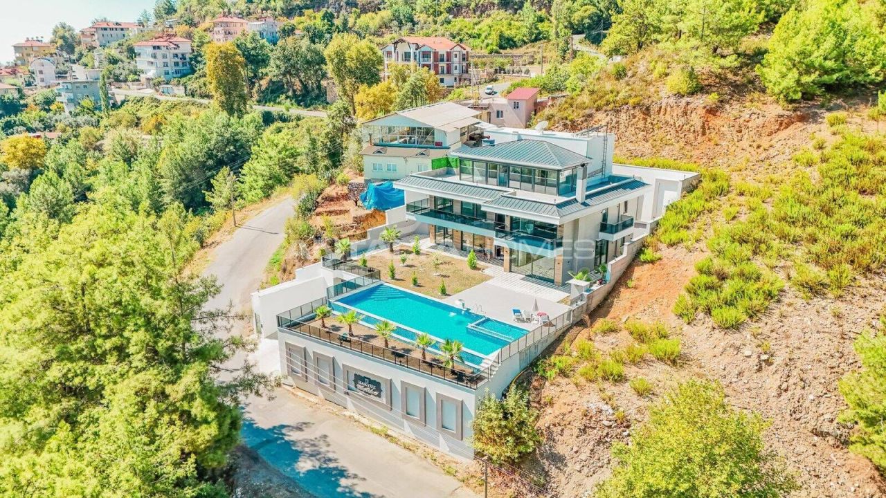 Villa à Alanya, Turquie, 600 m² - image 1