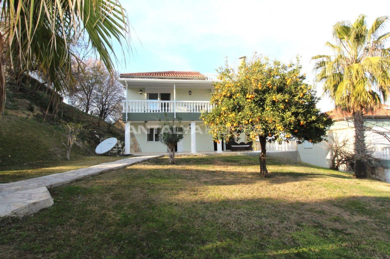 Villa in Serik, Türkei, 235 m² - Foto 1