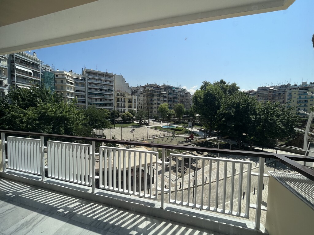 Flat in Thessaloniki, Greece, 165 m² - picture 10