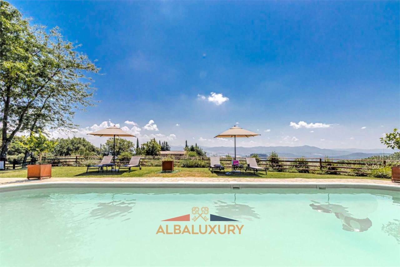 Villa en Montecatini Val di Cecina, Italia, 581 m² - imagen 1