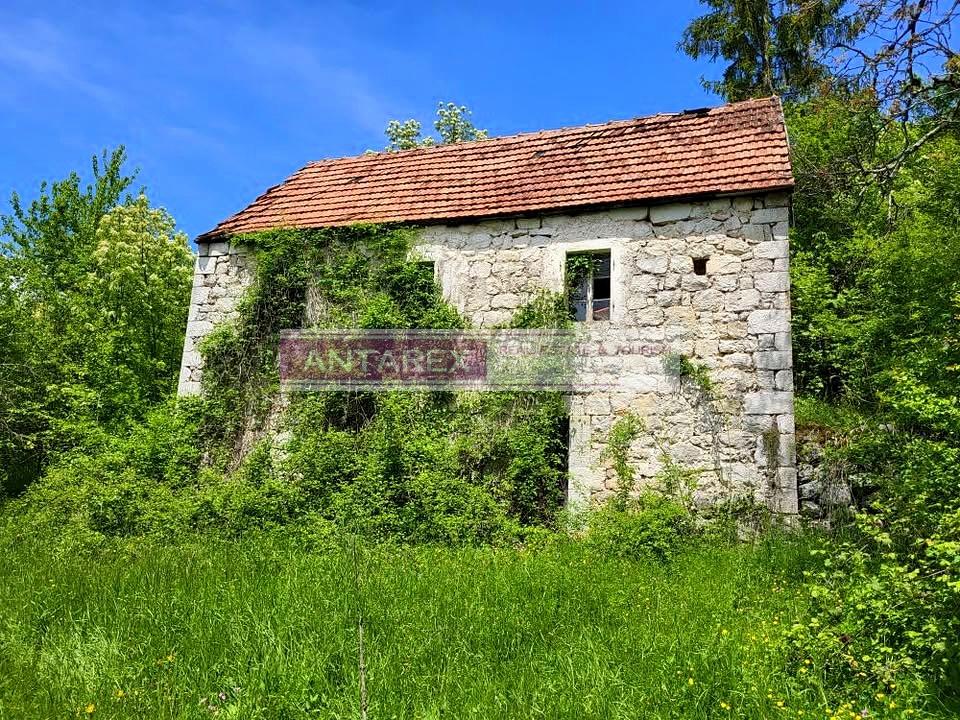 Grundstück in Niksic, Montenegro, 159 000 m² - Foto 2