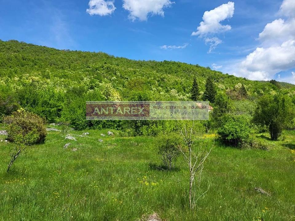 Grundstück in Niksic, Montenegro, 159 000 m² - Foto 3