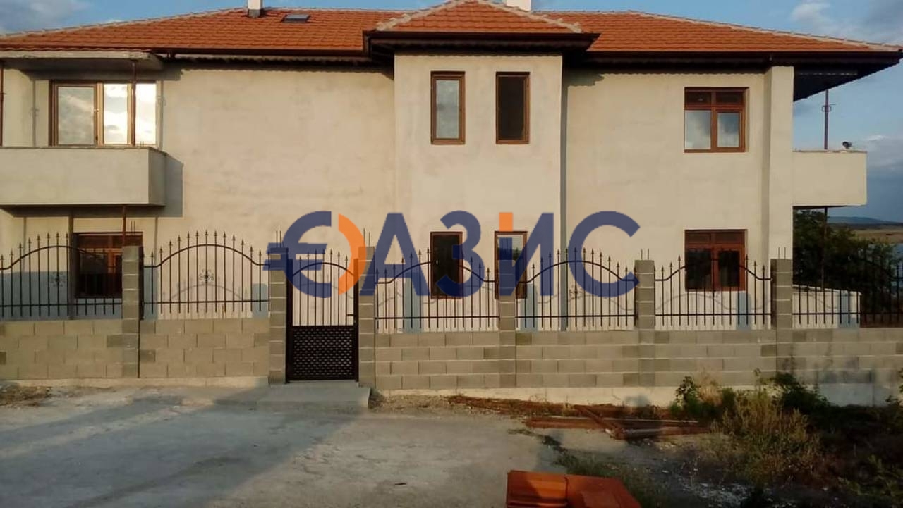 Haus in Burgas, Bulgarien, 206 m² - Foto 1