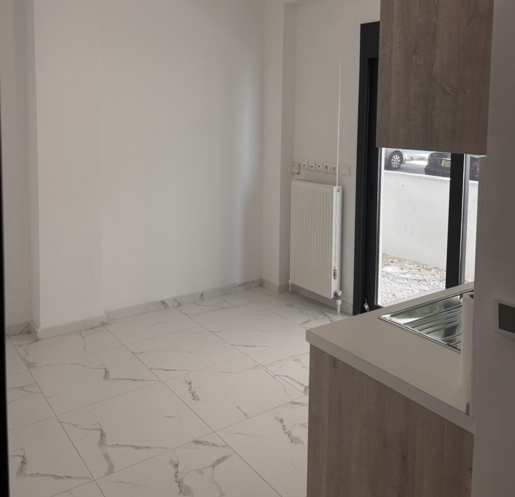Flat in Thessaloniki, Greece, 42 m² - picture 10