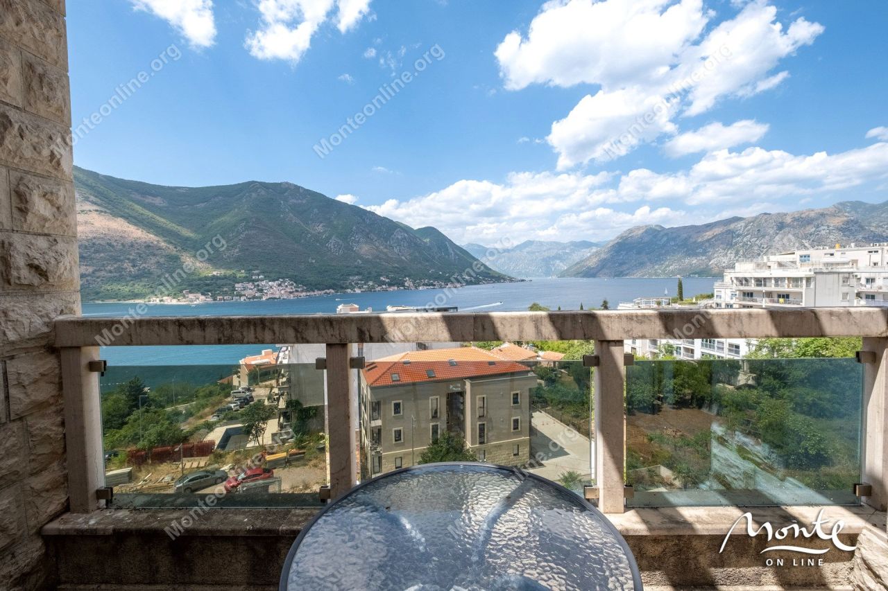Flat in Kotor, Montenegro, 57 m² - picture 1
