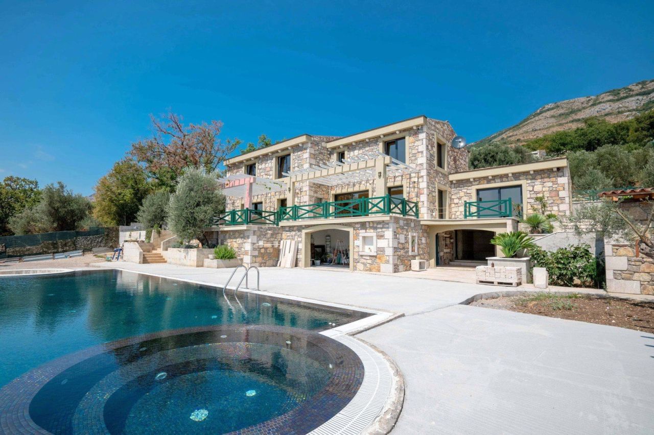 Maison à Budva, Monténégro, 500 m² - image 1