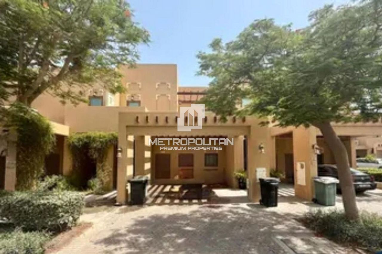 Maison urbaine à Dubaï, EAU, 261 m² - image 1