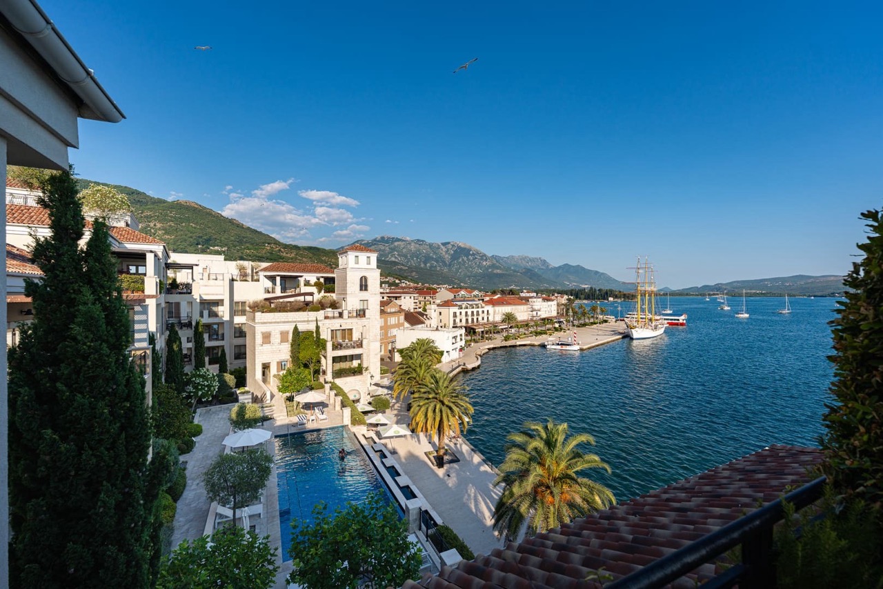 Appartamento a Tivat, Montenegro, 237 m² - foto 3