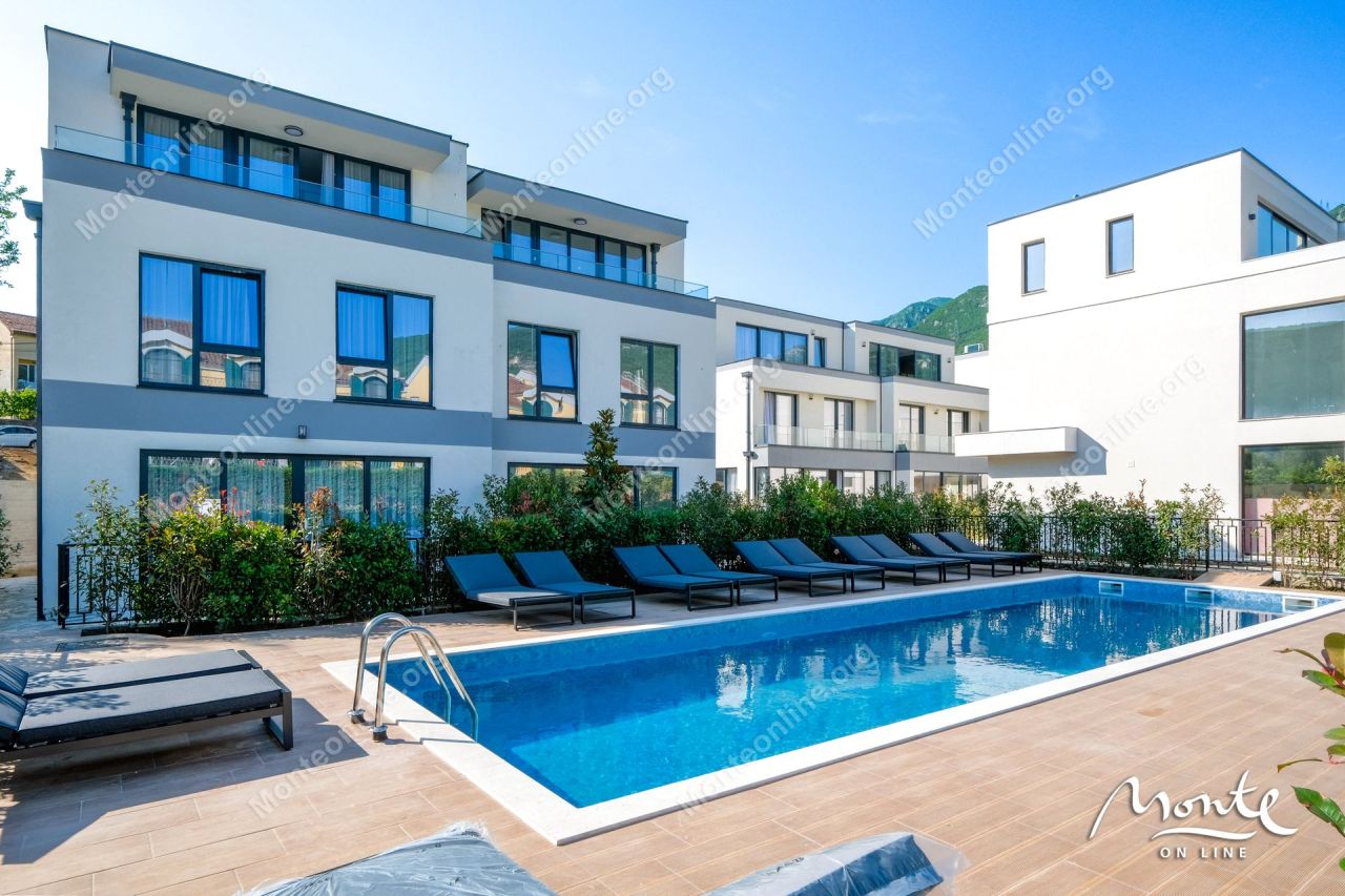 Maison urbaine à Budva, Monténégro, 162 m² - image 1