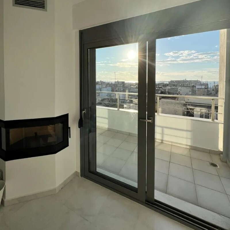 Flat in Thessaloniki, Greece, 45 m² - picture 11