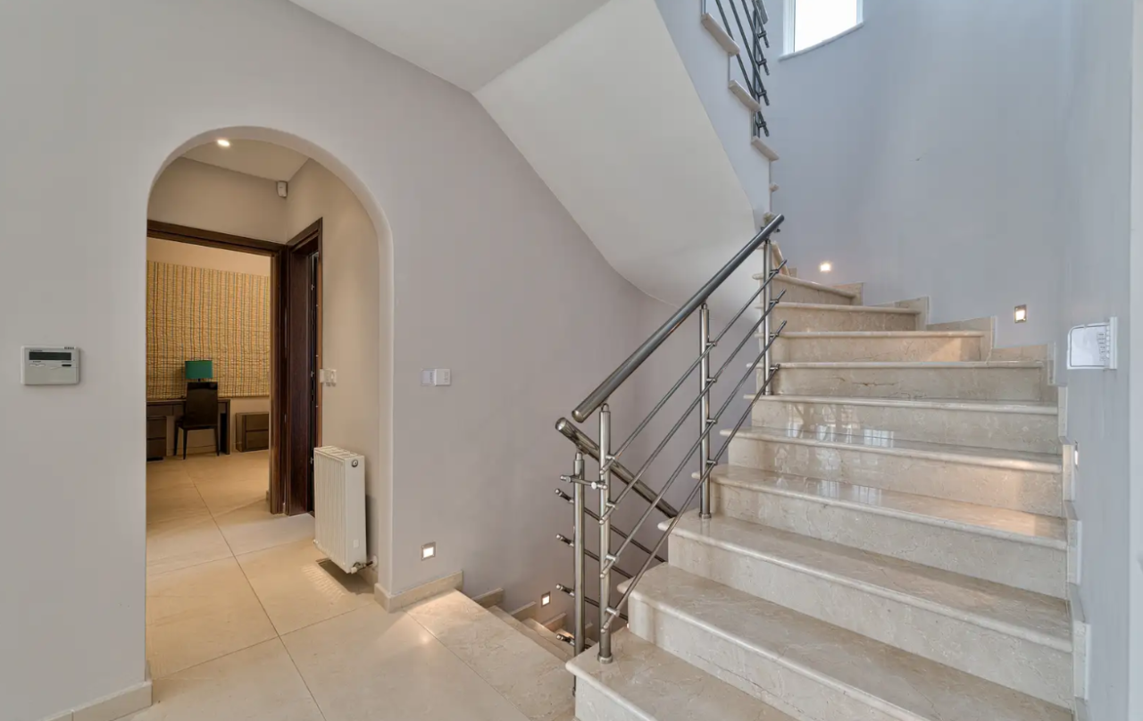 Maison à Germasogeia, Chypre, 287 m² - image 10