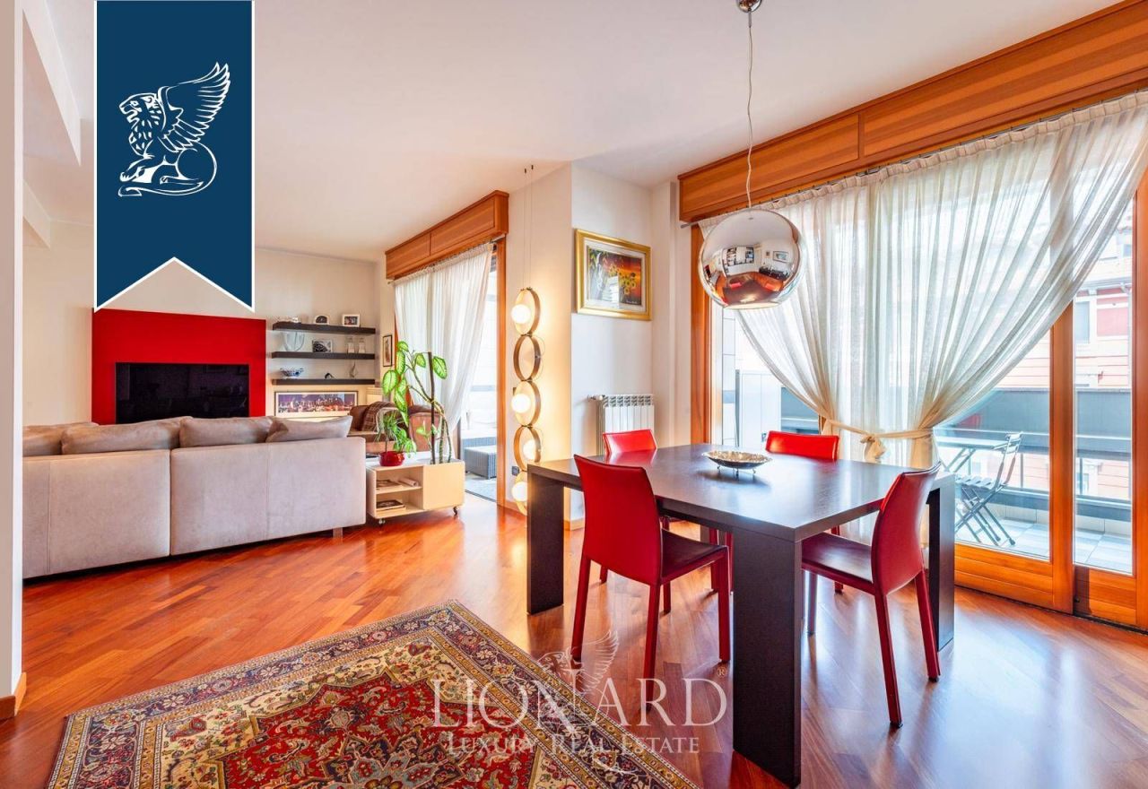 Apartment in Milan, Italy, 190 m² - picture 1