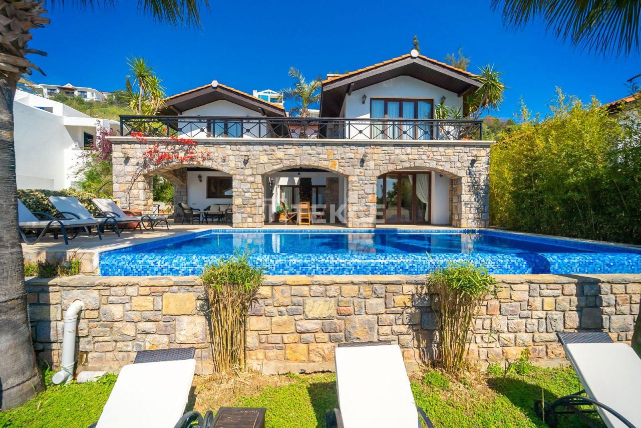 Villa in Kalkan, Turkey, 220 m² - picture 1
