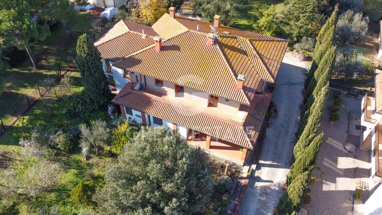 Villa in Paciano, Italien, 304.1 m² - Foto 1
