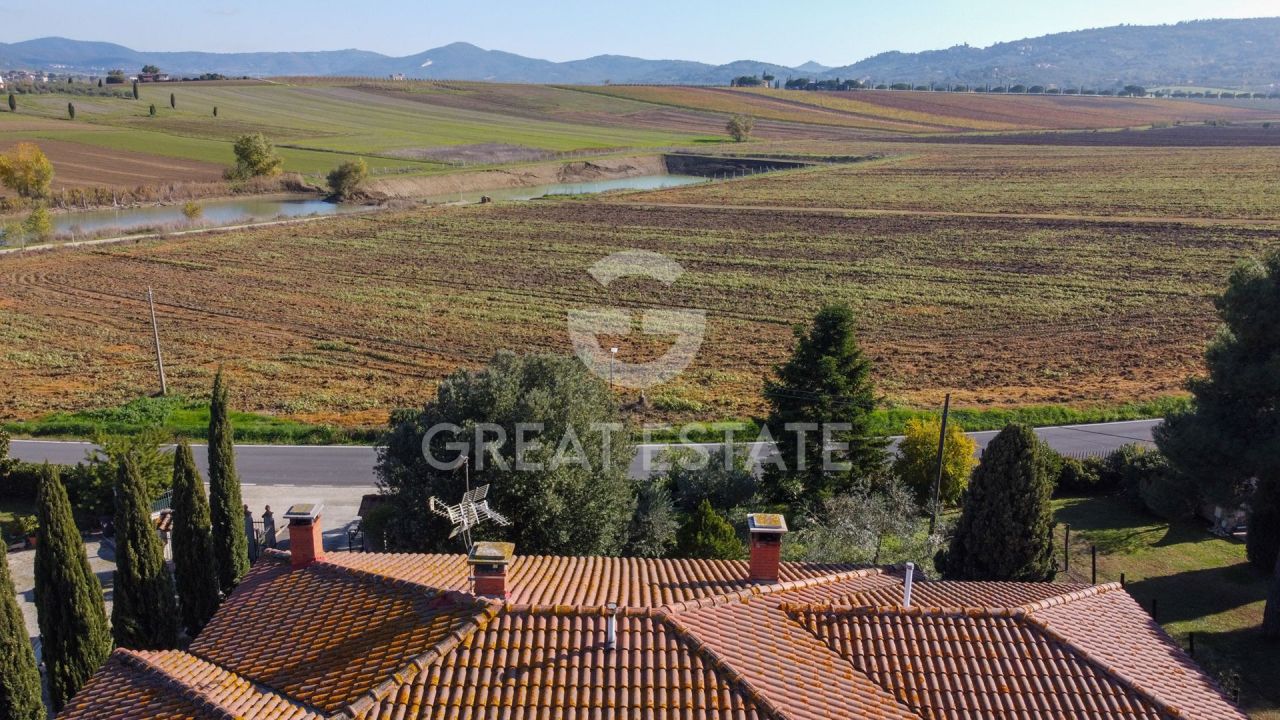 Villa en Paciano, Italia, 304.1 m² - imagen 18