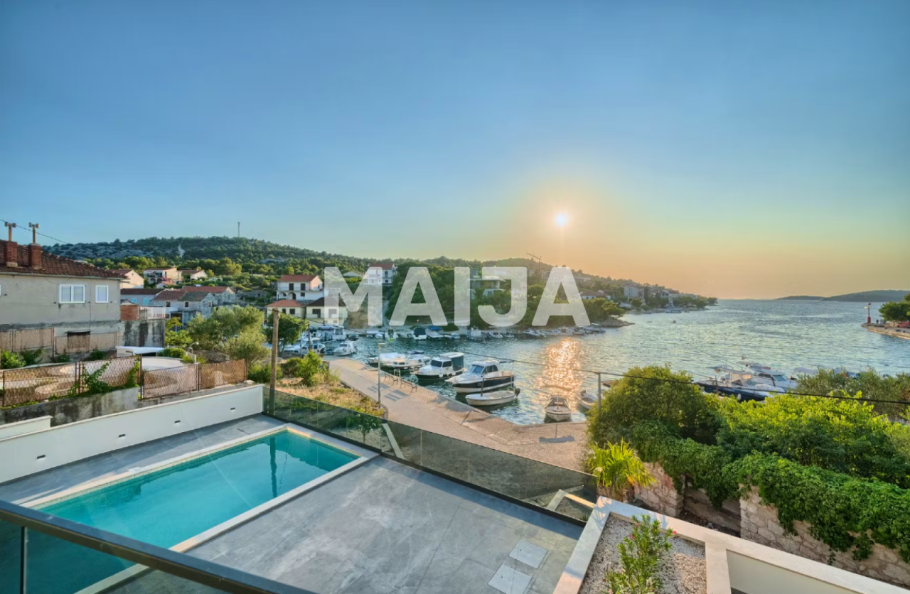 Villa à Rogoznica, Croatie, 225 m² - image 5