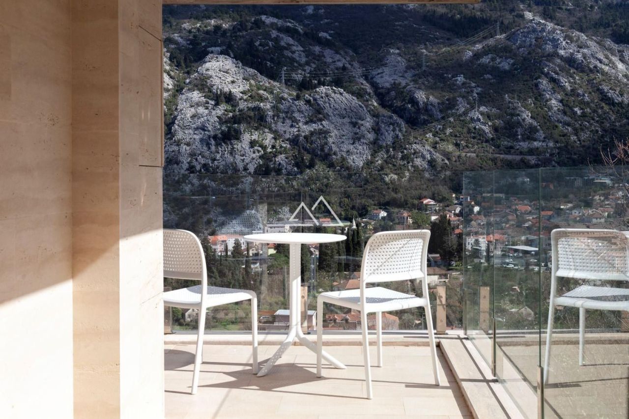 Appartement à Kotor, Monténégro, 136 m² - image 1