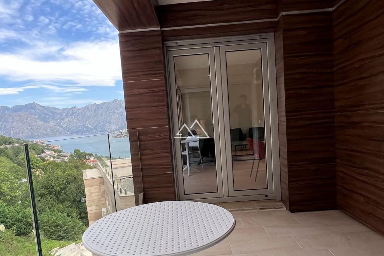 Apartment in Kotor, Montenegro, 198 m² - picture 2