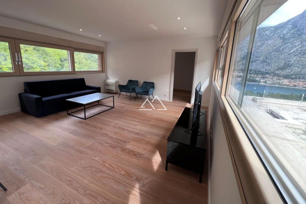 Apartment in Kotor, Montenegro, 198 m² - picture 8