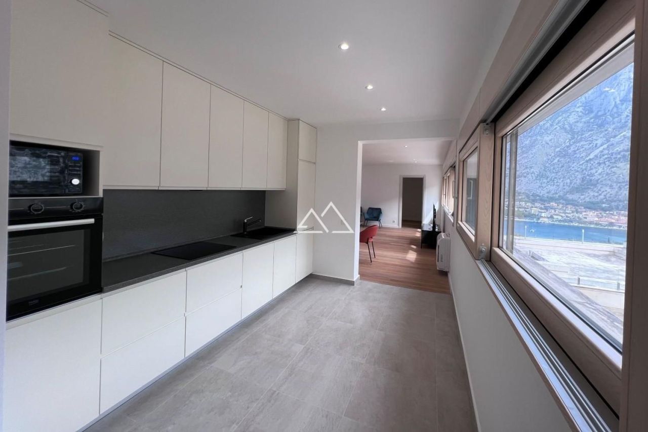 Apartment in Kotor, Montenegro, 198 m² - picture 9