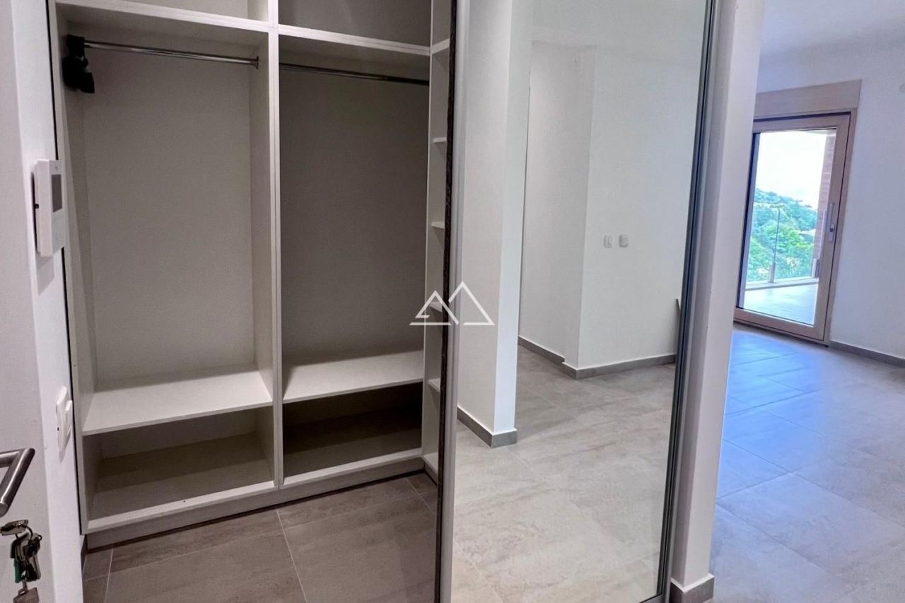 Apartment in Kotor, Montenegro, 198 m² - picture 11