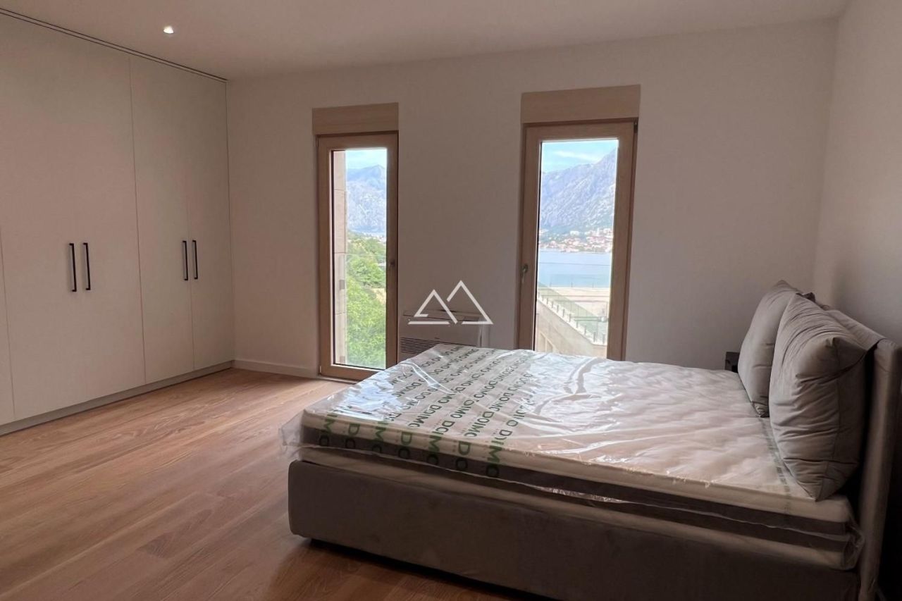 Apartment in Kotor, Montenegro, 198 m² - picture 17