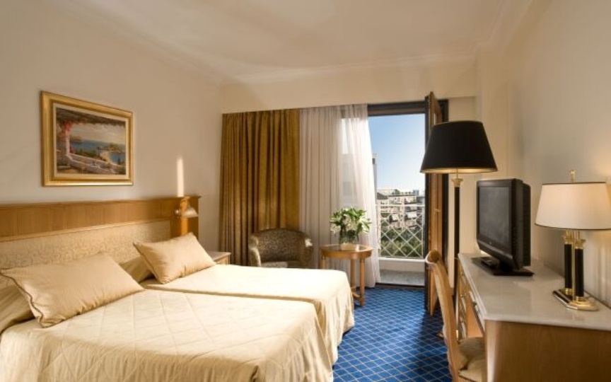 Hotel en Atenas, Grecia, 414 m² - imagen 1