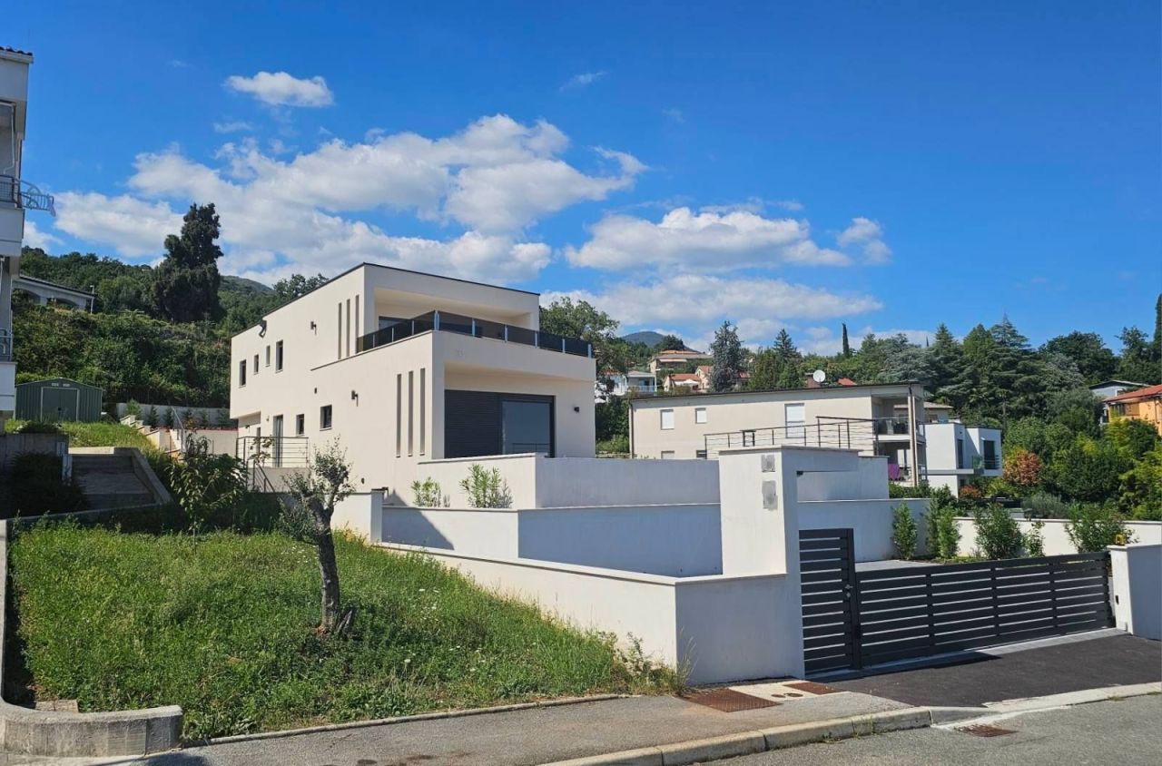 Villa Lovran, Croatia, 298 m² - picture 1