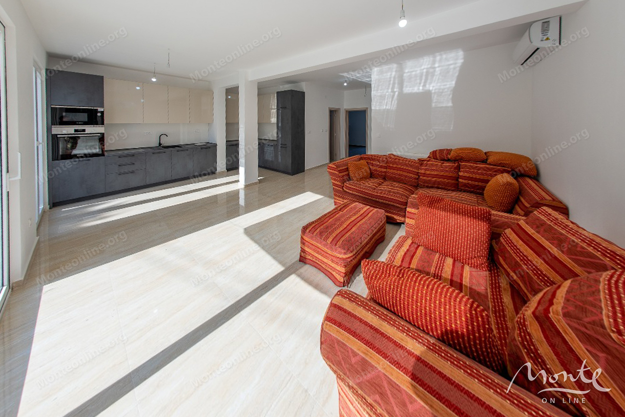 Appartement à Herceg-Novi, Monténégro, 66 m² - image 1