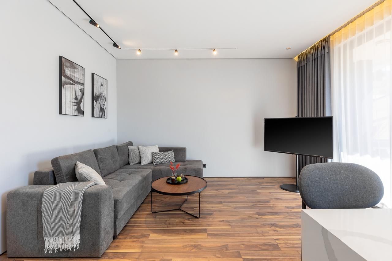 Piso en Budva, Montenegro, 52 m² - imagen 1